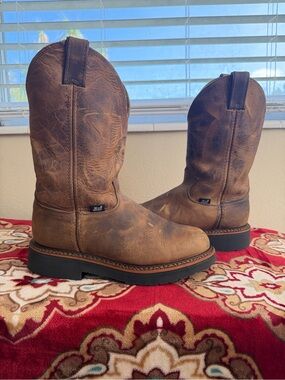 Justin 4440 EH Work Boots 8D Brown Gaucho Leather Round Toe Wellington USA